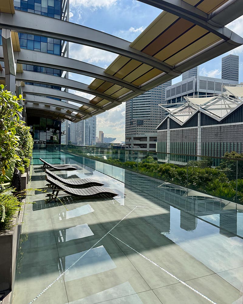 JW Marriott Hotel Singapore pool