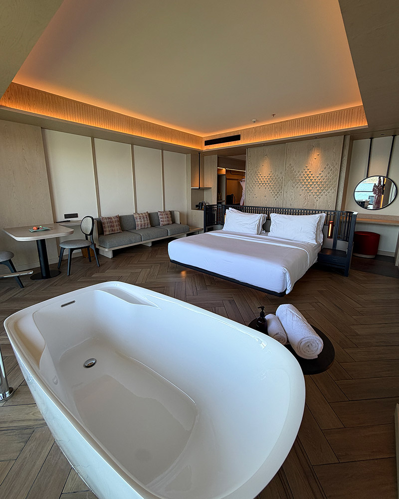 Katamaran Hotel & Resort Komodo review room tour