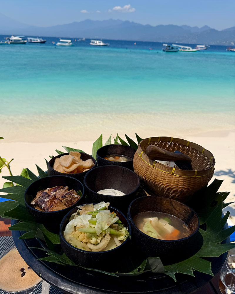 things do gili islands lunch beach Trawangan