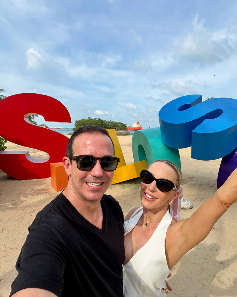 what wear singapore sentosa island outfit