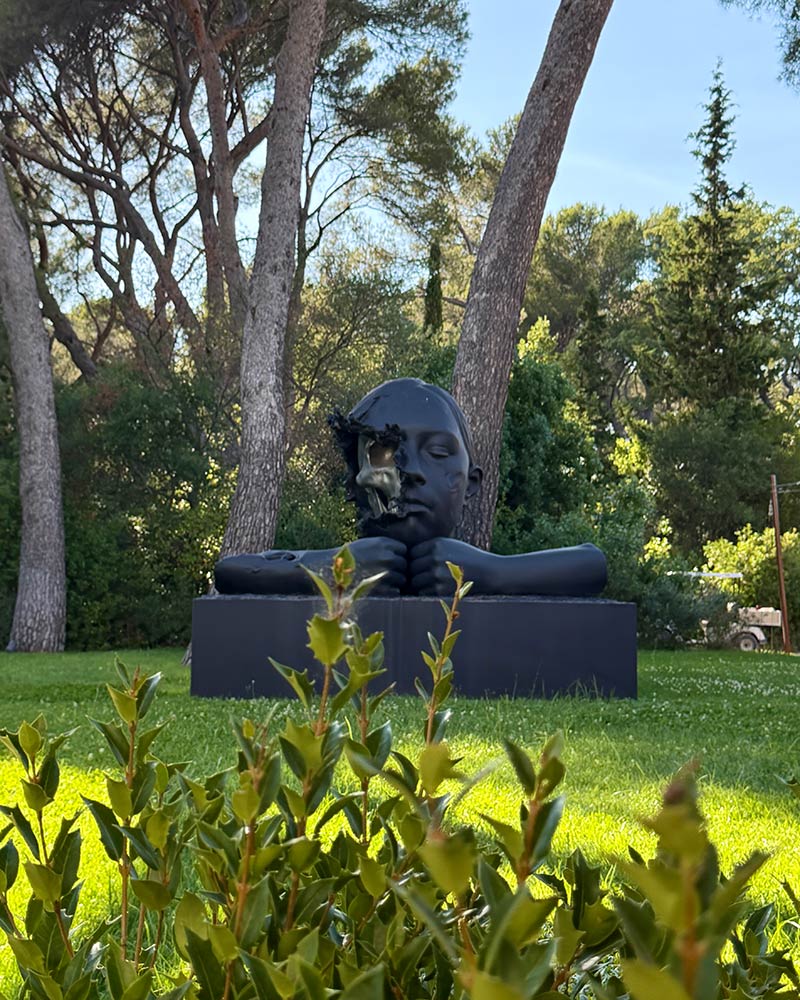 chateau de la garde artwork sculpture