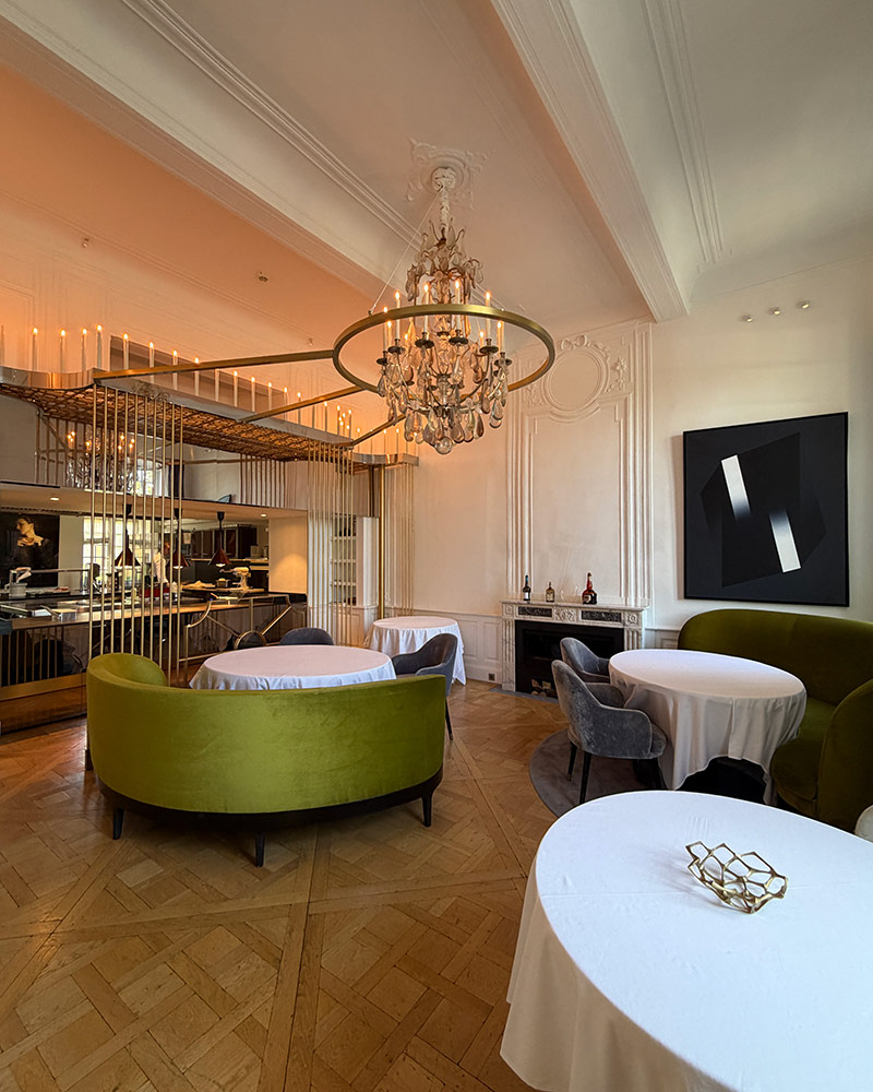 Le Art michelin restaurant Château de la Gaude provence
